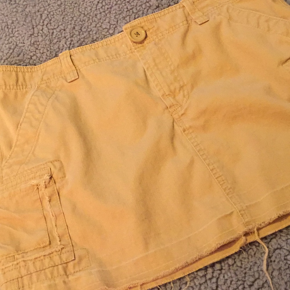 Old Navy Authentic Skirt. Khaki color